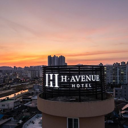H Avenue Chuncheon Hotel Exterior foto