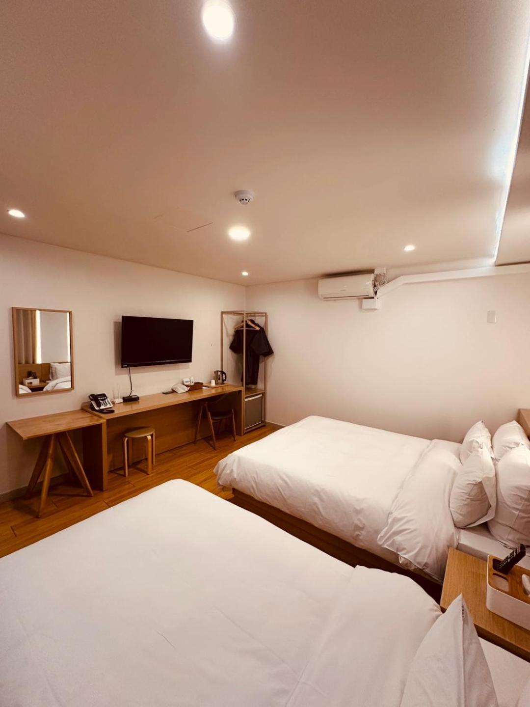 H Avenue Chuncheon Hotel Exterior foto