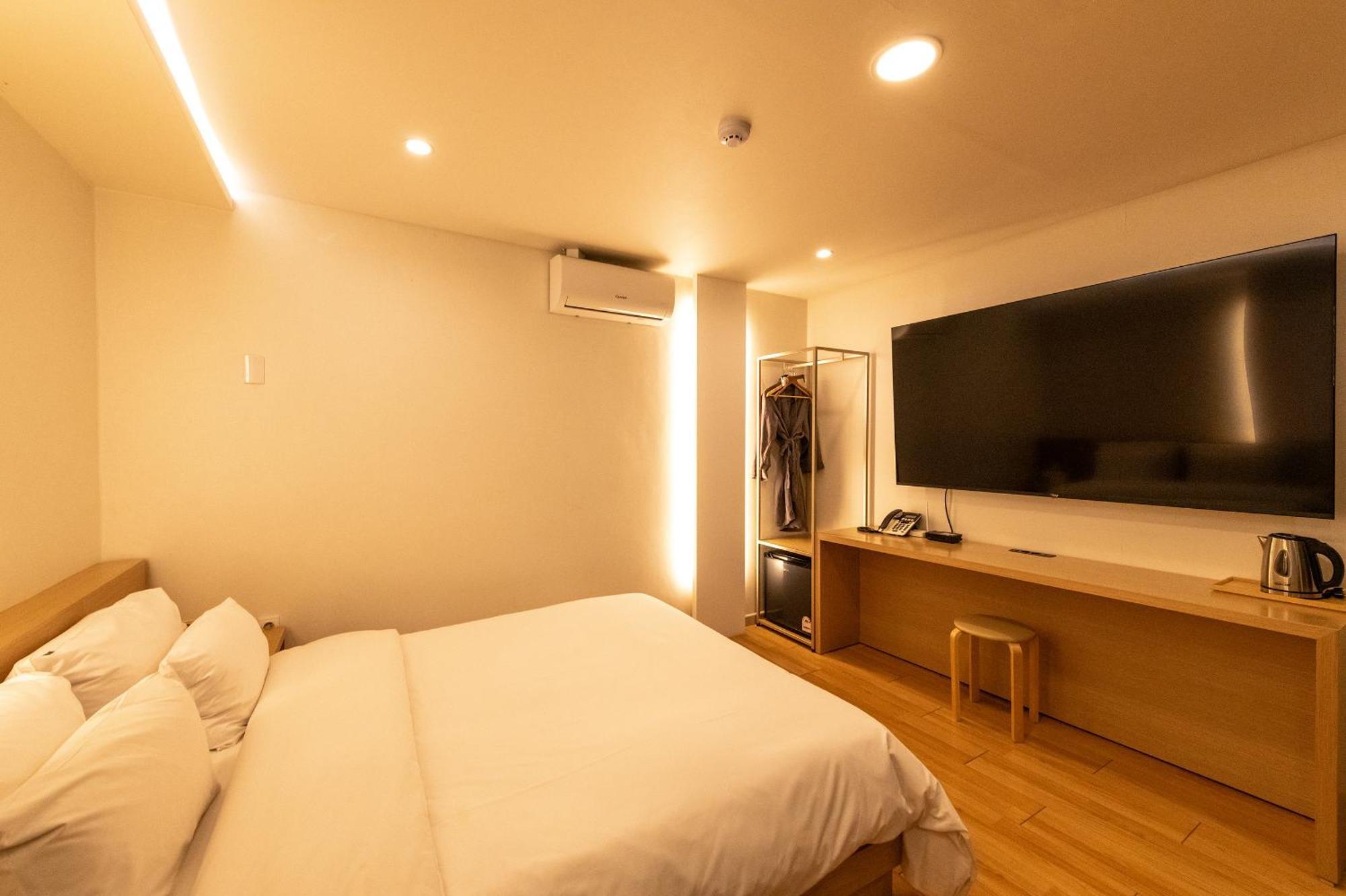 H Avenue Chuncheon Hotel Exterior foto