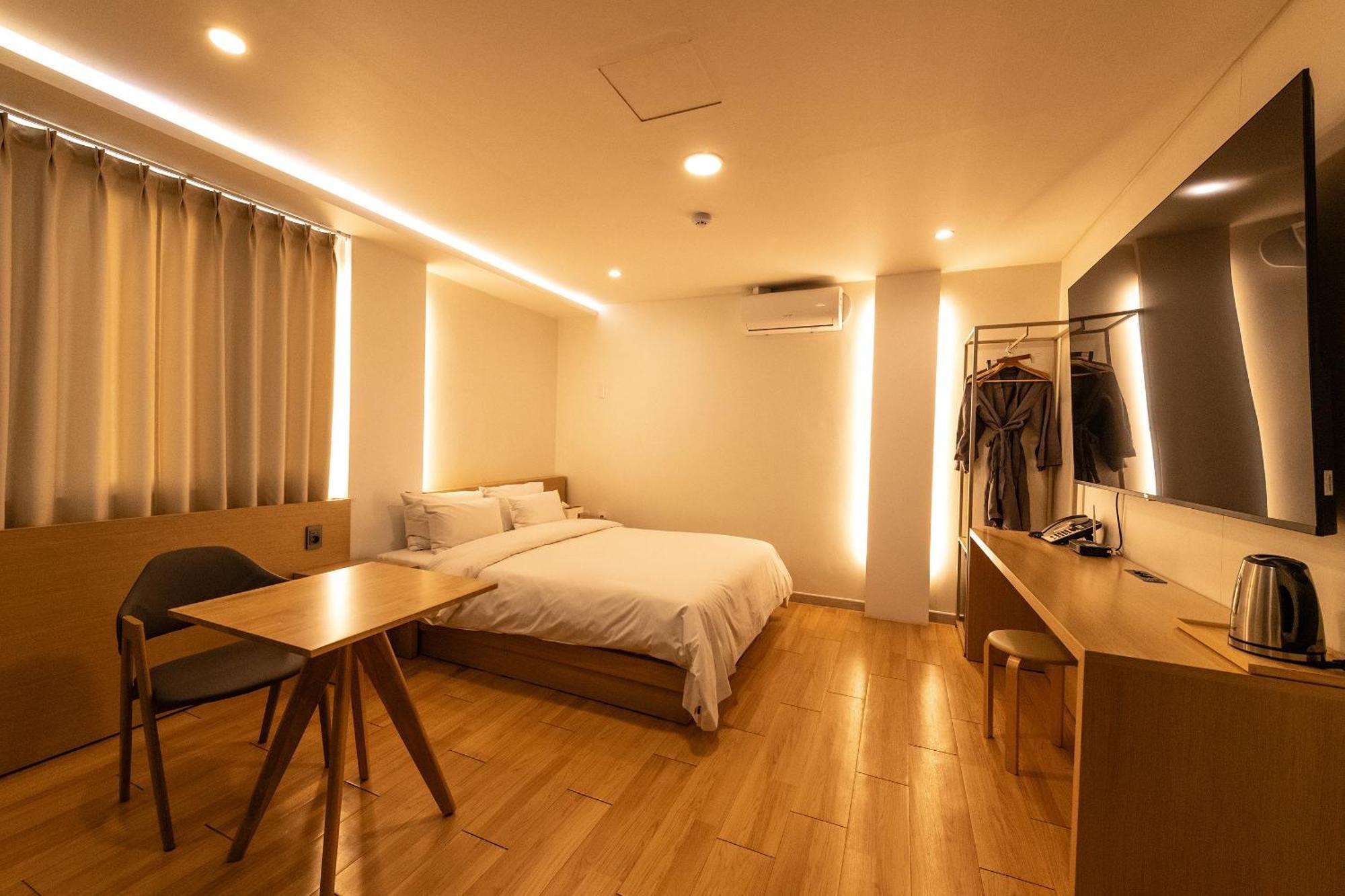 H Avenue Chuncheon Hotel Exterior foto