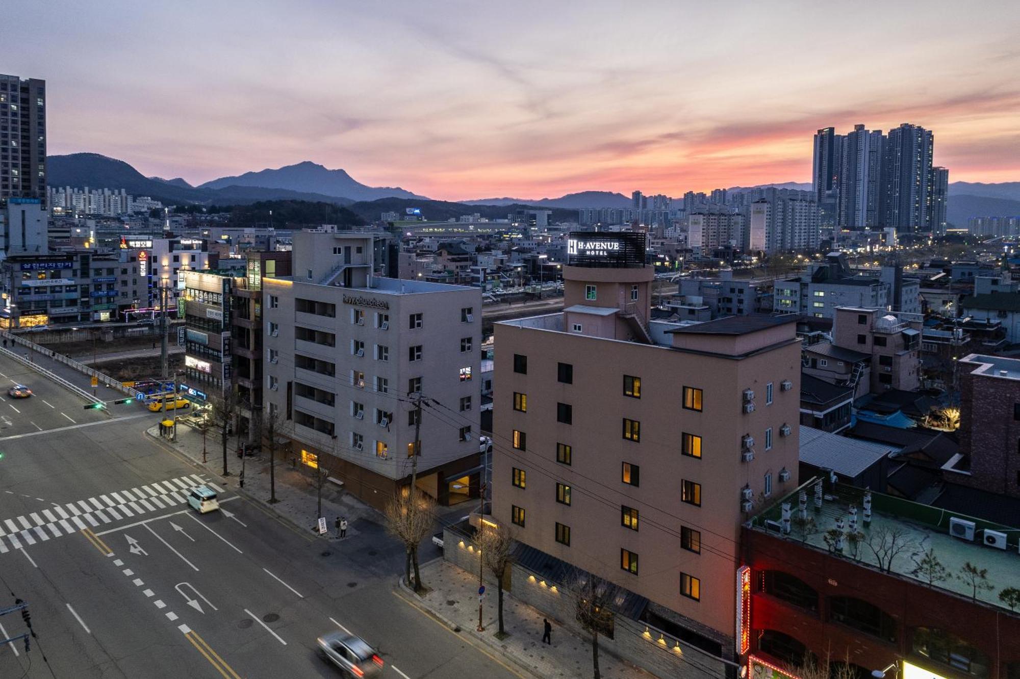 H Avenue Chuncheon Hotel Exterior foto