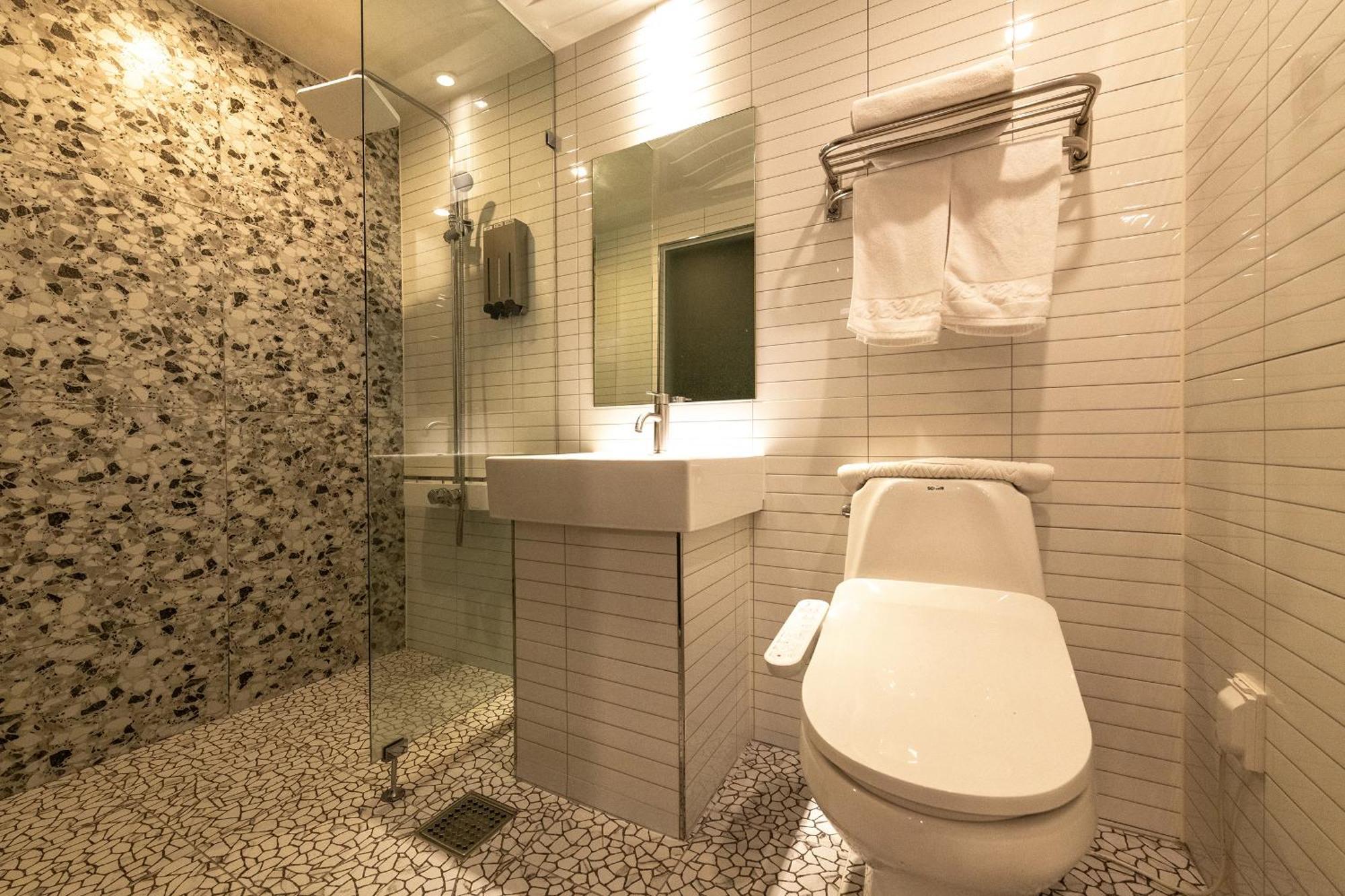 H Avenue Chuncheon Hotel Exterior foto