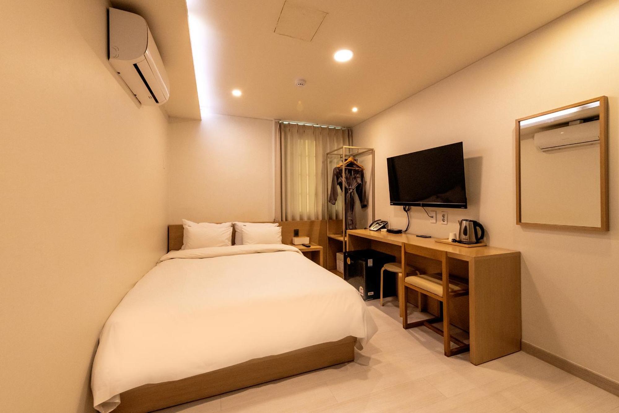 H Avenue Chuncheon Hotel Exterior foto